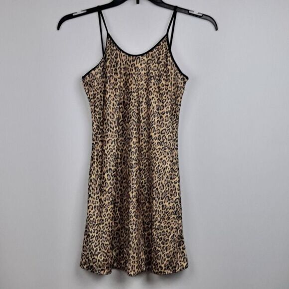 Ladies Leopard Chemise  NWOT - Picture 1 of 10
